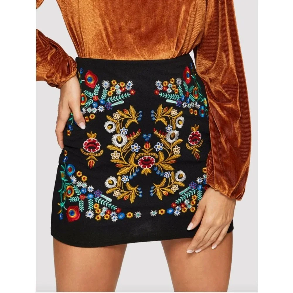 Boho Embroidered High-Rise Mini Skirt - Picture 1 of 6